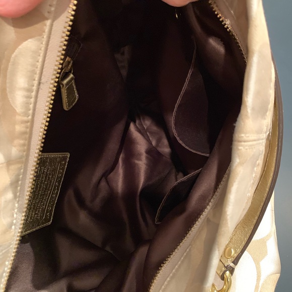 COACH - Purse - Picture 5 of 8